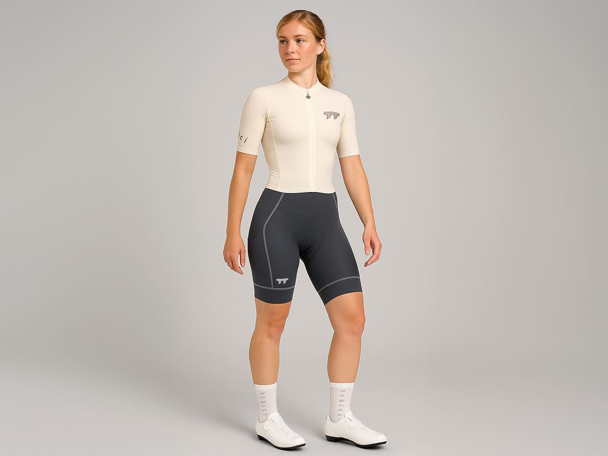 a Line Women's Cargo Bib Shorts 女款輕量口袋車褲 / 炭灰