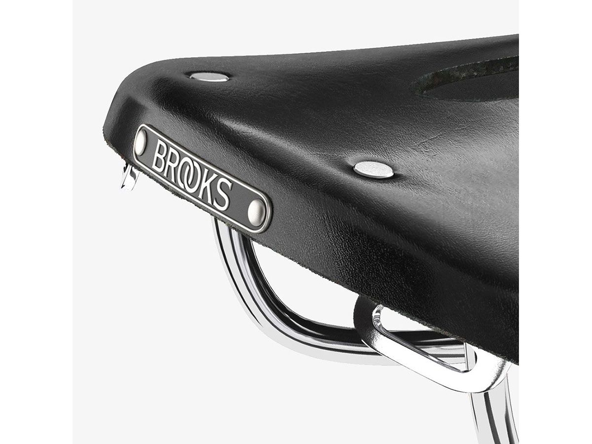 Brooks B17 Carved Short Black