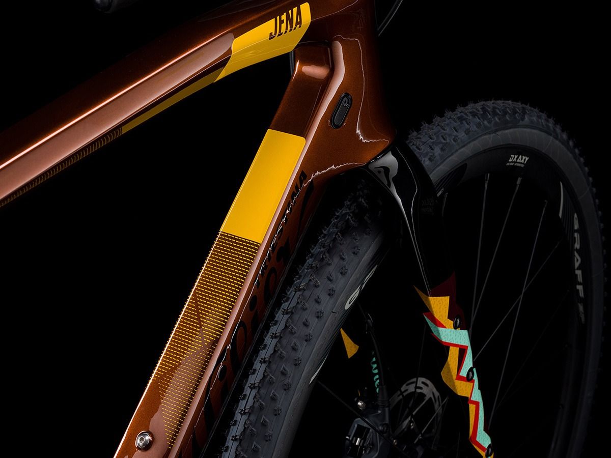 Wilier Triestina JENA 礫石車 SRAM RIVAL XPLR ETAP AXS 1X12/ MICHE GRAFF 鋁合金輪組 金屬銅