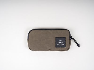 The Service Course + Cordel Ride Wallet Olive Regular