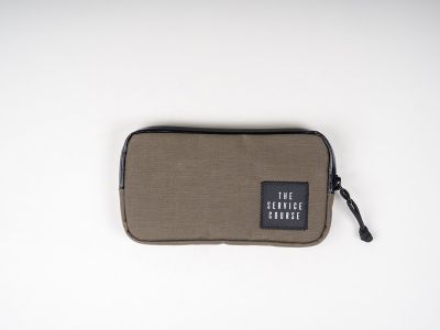 The Service Course + Cordel Ride Wallet Olive XL
